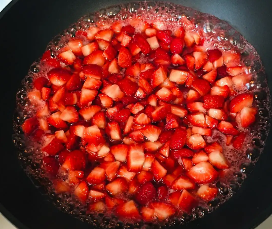草莓熬冰糖有什么功效和作用2
