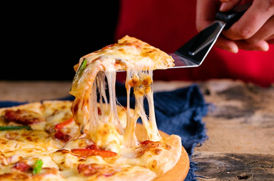 披萨拉丝的东西是奶酪还是芝士
