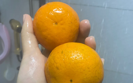 洗澡时可以吃橘子吗2