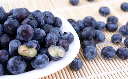 蓝莓和什么水果一起榨汁最佳搭配1