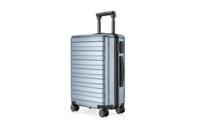 20寸行李箱和一个背包可以一起登机吗