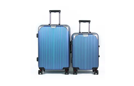 坐飞机行李箱免费托运不能超过多少斤2