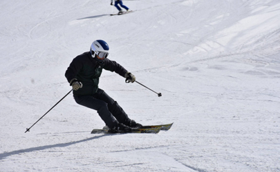 滑雪可以戴隐形眼镜吗
