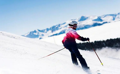 滑雪戴护目镜是为了防止眼睛蛋白质变性吗