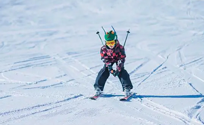 滑雪戴護目鏡可以戴隱形眼鏡嗎