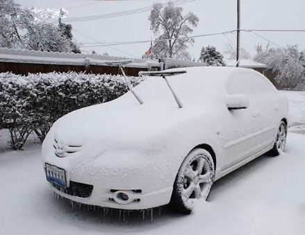 下雪天汽車雨刮器要豎起來嗎3