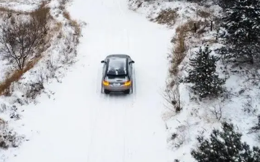 雪天車打滑撞了保險(xiǎn)賠嗎3