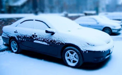 下雪天停車要拉手剎嗎