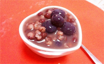红豆薏米粥的功效与作用 红豆薏米粥的营养价值