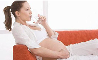 孕妇排便可以用力吗 孕期便秘吃什么有助于通便