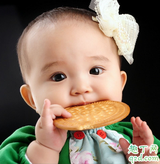 宝宝辅食小饼干制作方法 宝宝什么时候可以吃饼干