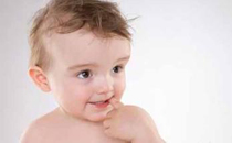 宝宝头发又稀又少是怎么回事 宝宝头发养护的黄金法则