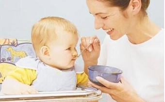 宝宝几个月可以吃米粉 米粉怎么冲给宝宝吃