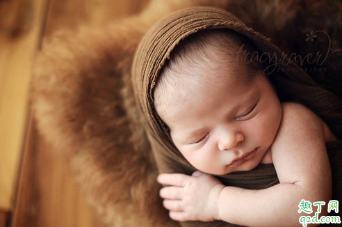 婴儿的大便带有泡沫 宝宝消化不良或有肠炎
