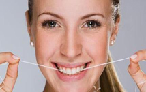 经常使用牙线好吗 牙线有哪些常见种类