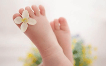 宝宝洗脚的水多少度合适 热水给小孩泡脚有什么危害