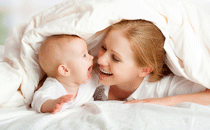 宝宝2岁不分床睡易得哮喘 宝宝和父母同睡的危害