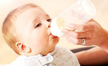 3岁宝宝还需要喝奶粉吗 3岁宝宝喝几段奶粉