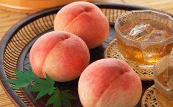 产妇吃桃子有什么影响吗 产妇吃桃子会过敏吗