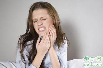 口腔溃疡是什么原因 口腔溃疡有什么方法可以治疗