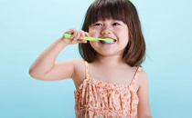  一天中什么时候刷牙最好 吃饭之前刷牙还是吃饭之后刷牙