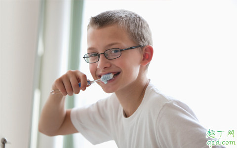 小孩刷牙要不要用牙膏 孩子怎么选择正确的选牙膏