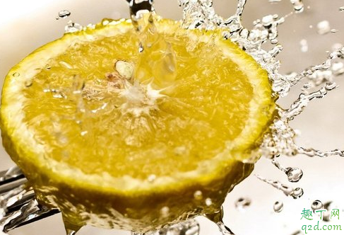 柠檬用开水和温水泡哪个好 多喝柠檬水有哪些好处与坏处