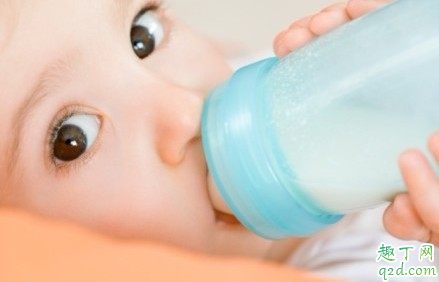 婴儿呛奶怎么办 预防呛奶的方法