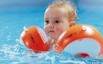 宝宝多大可以去游泳馆游泳 带宝宝去泳池需要注意什么
