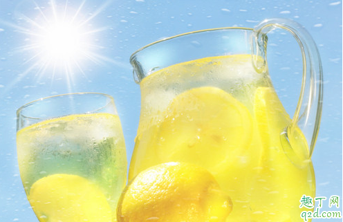 柠檬用开水和温水泡哪个好 多喝柠檬水有哪些好处与坏处