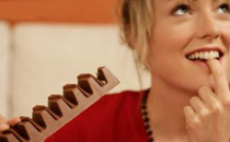 女性经期能吃巧克力吗 巧克力对经期有帮助吗