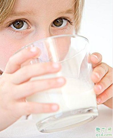 宝宝不能喝哪几种牛奶 喝牛奶的注意事项