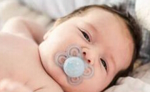 婴儿什么时候用安抚奶嘴最好 长期用安抚奶嘴的危害